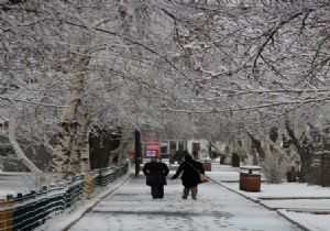 Erzurum'a beyaz yakışıyor